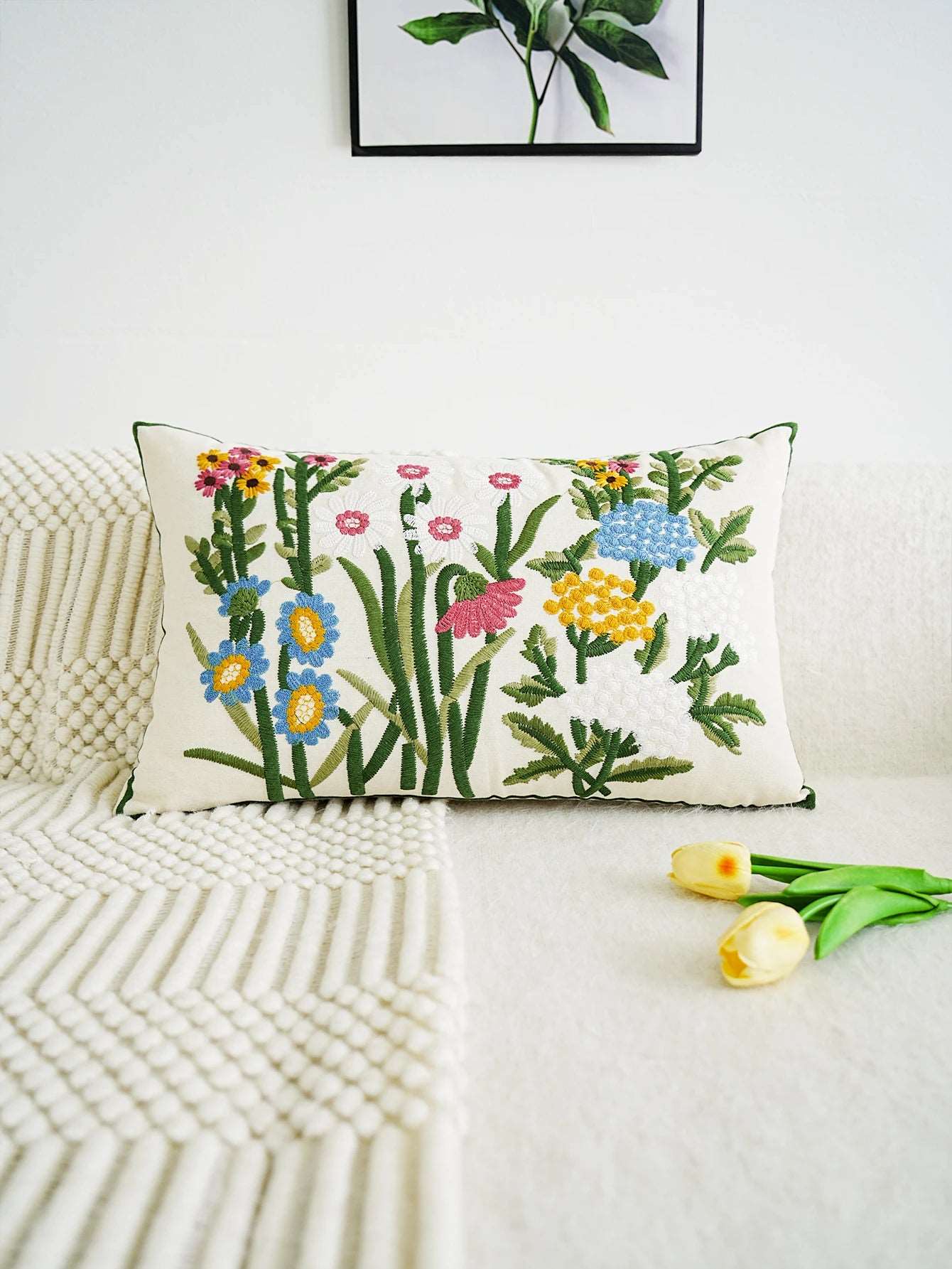 Housse de coussin brodée fleurs