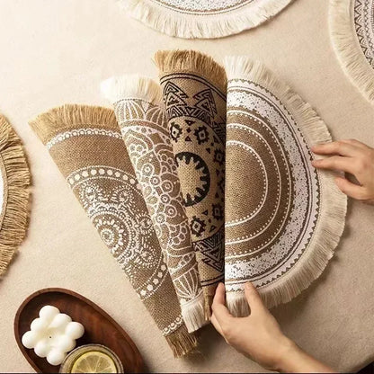 Set de table bohème rond en jute pompon beige blanc noir motifs haute qualité