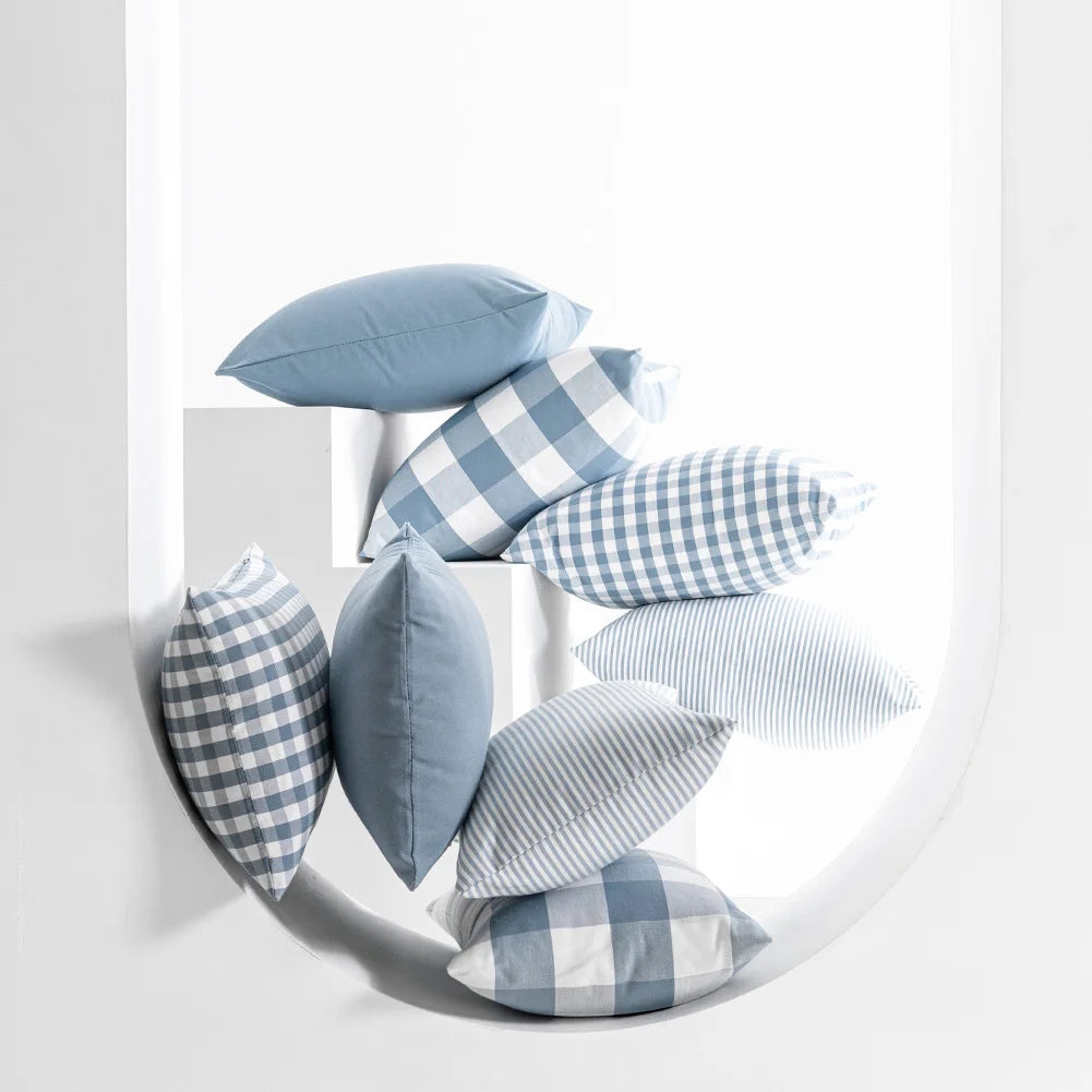 Housse de coussin layette bleu clair